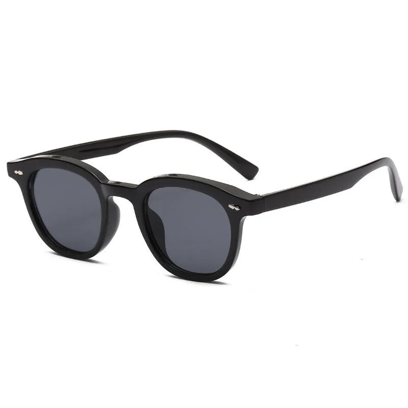 Retro round sunglasses with metal hinge and PC lens in various frame and colour combinations