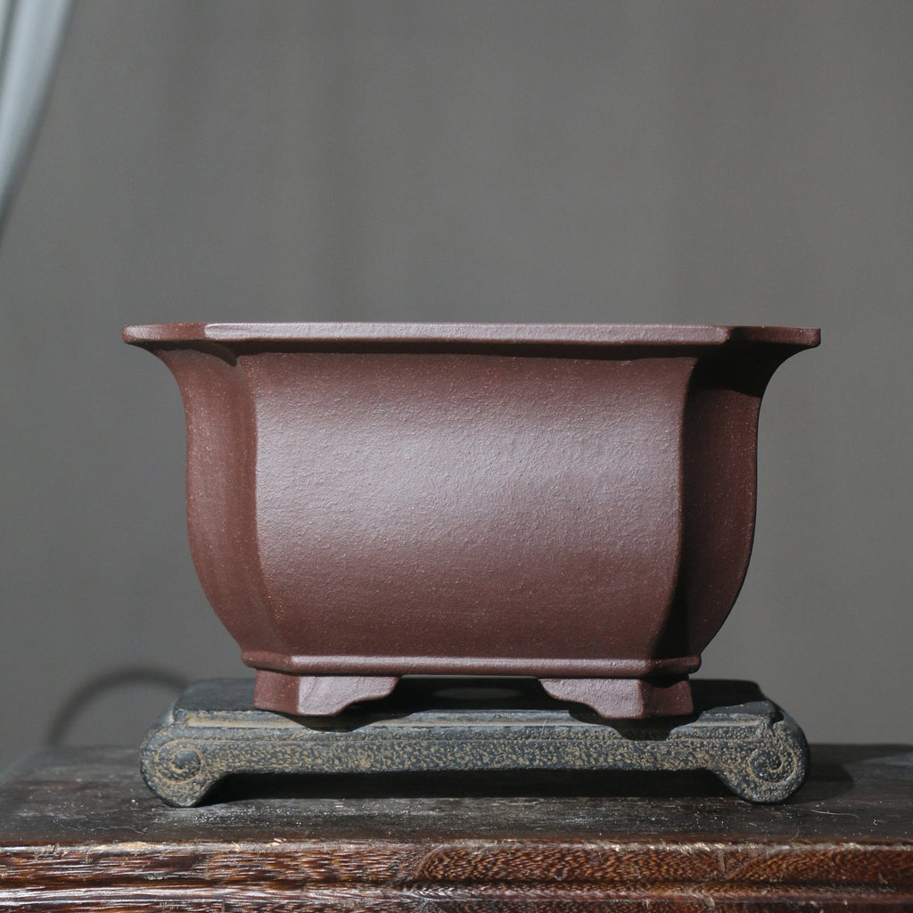 Chinese-style classical purple clay flowerpot for indoor bonsai with medium or large size options in brown or purple clay colour