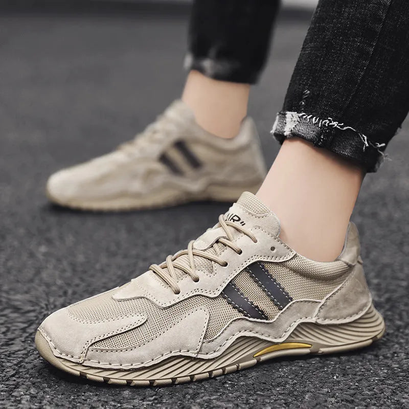 Men's sand-coloured low-top lace-up platform boots with pigskin upper and rubber sole.