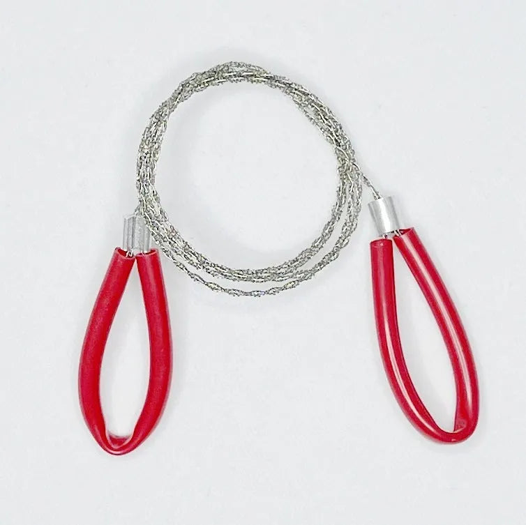 Black and red outdoor survival wire saw with leather case showing 600mm German stainless steel four-strand blade