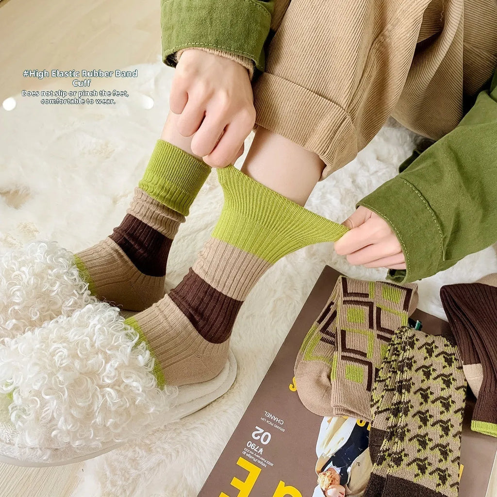 Retro women's mid-calf socks in combed cotton with double needle embroidery, one size, check pattern