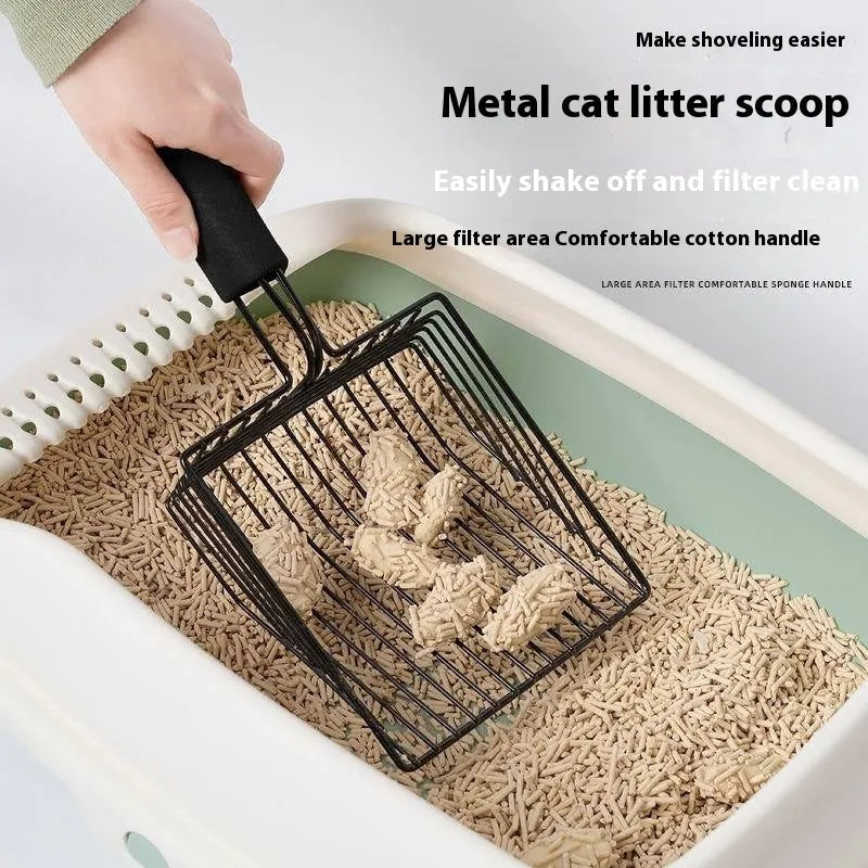 Black metal cat litter scoop with 0.8cm spacing between tines for waste removal