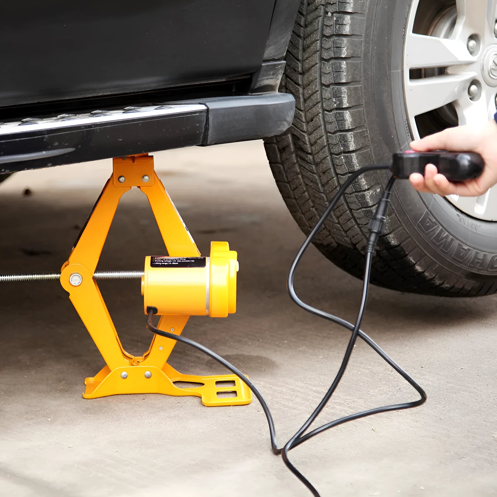 Electric hydraulic jack maintenance kit for vehicle lifting up to 2 tonnes