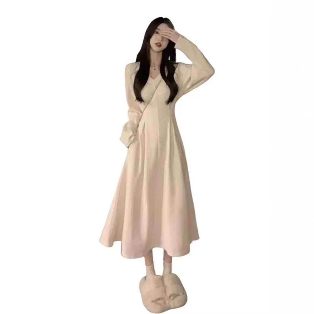 Women's V-neck polyester knitted dress with princess sleeves and long suspender skirt in art retro style