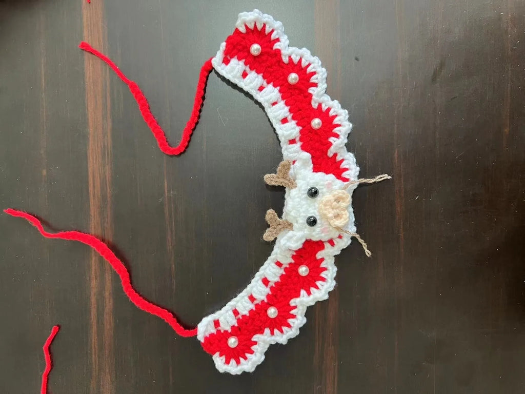 Christmas knitted wool pet scarf with festive patterns in sizes XS S M L for dogs and cats