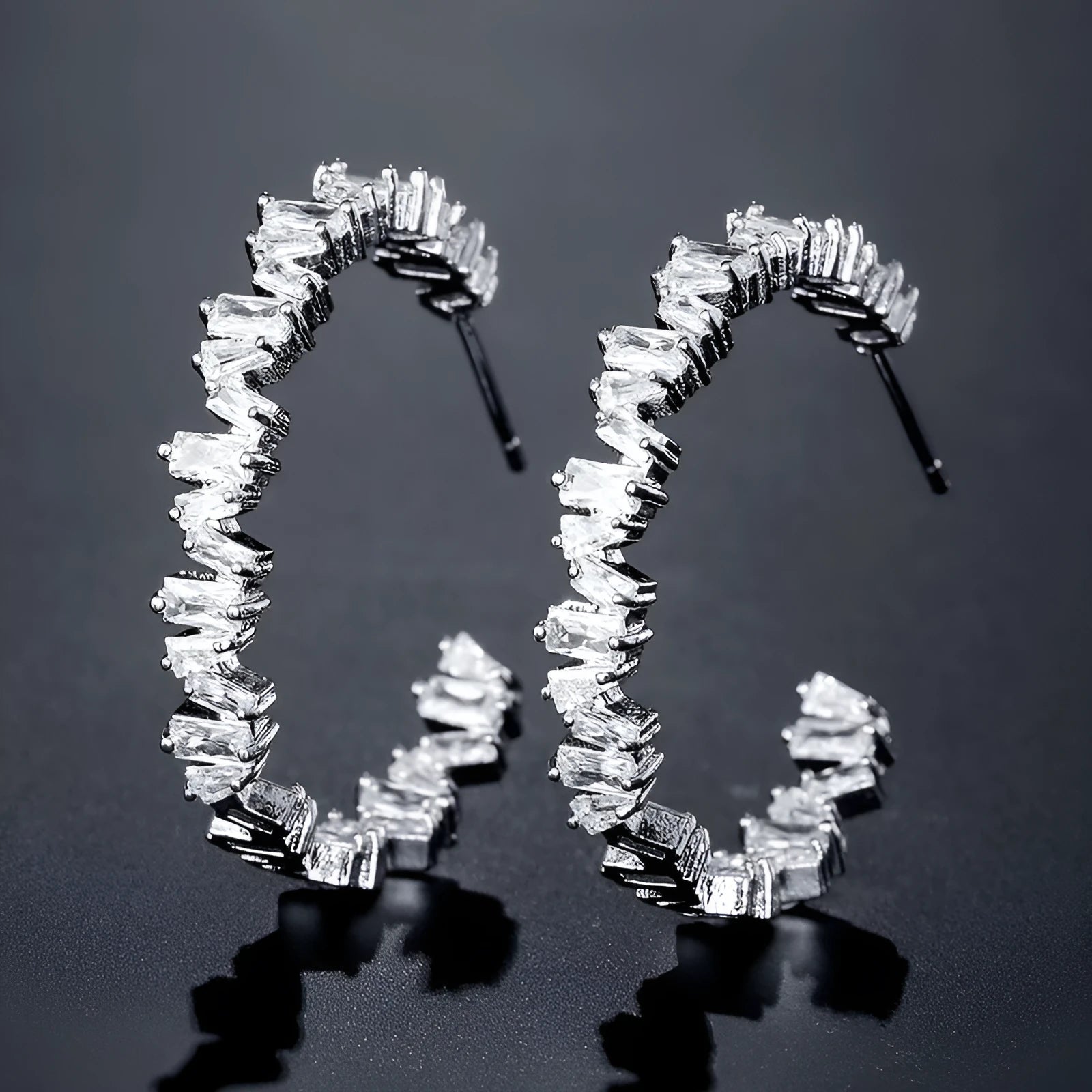 Women's retro C-shaped earrings with inlaid zirconium stones in gold colour