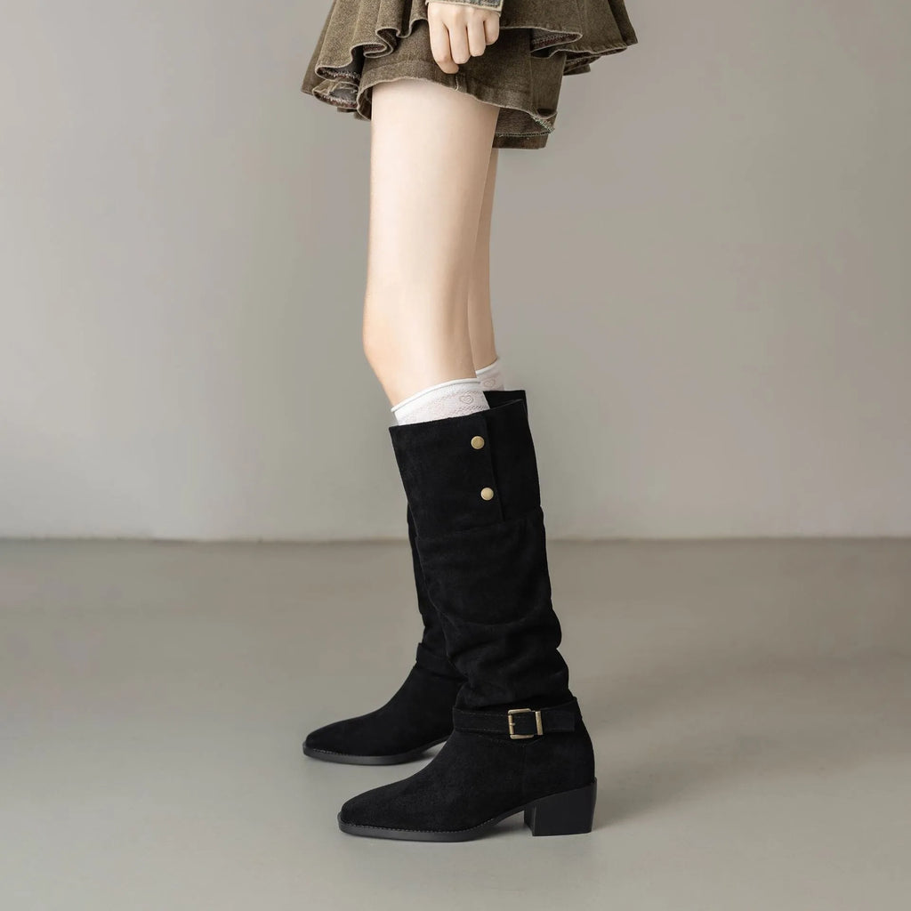 Chunky heel ankle Martin boots with square toe, wrinkled synthetic leather upper, black colour, 3-5cm mid heel.