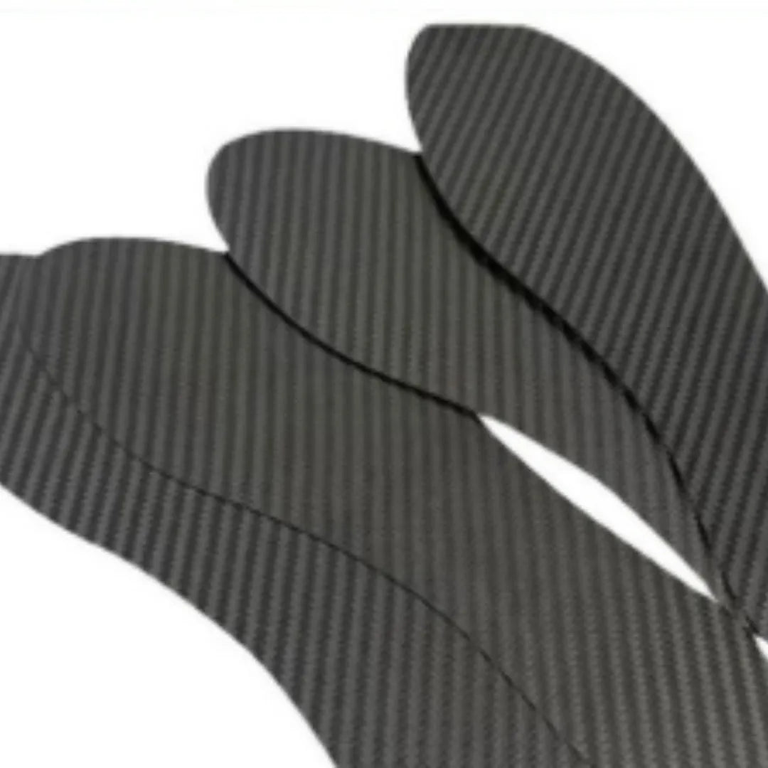 Black 3K carbon fibre full palm running shoe insoles showing textured weave, displayed next to a size chart.