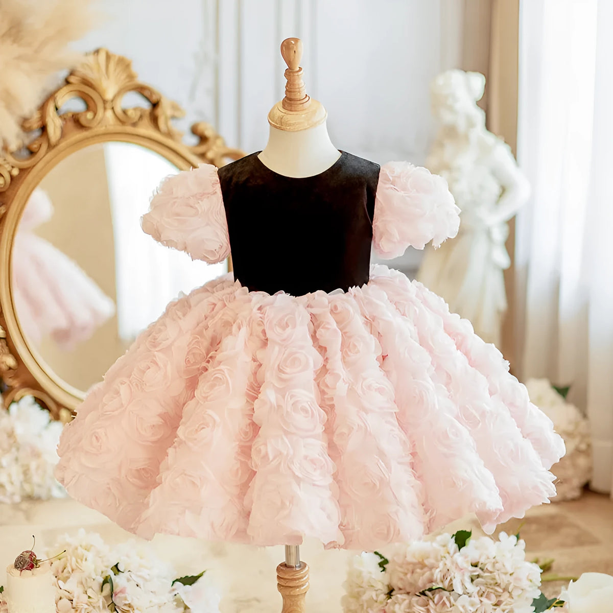 Pink polyester girls personality umbrella princess dress on display, suitable for heights 80cm to 160cm