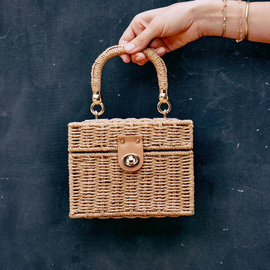 Stylish straw beach bag with detachable strap, perfect for Kiwi summer adventures