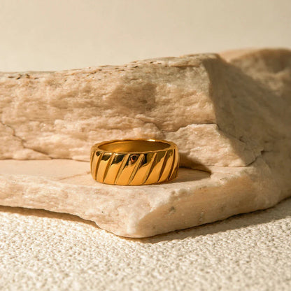 Elegant 18K gold plated ring with a unique hypotenuse pattern design